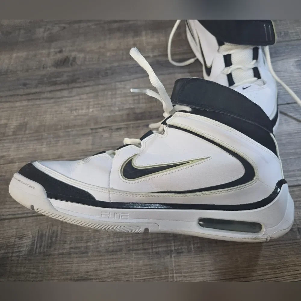 Nike Air Elite Basketball Athletic Sneakers Womens 9 Mens 7.5 White Black